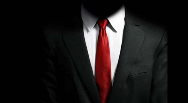 Takım elbiseli dolandırıcılar kamerada
