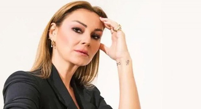 Takipçisinin isteği Pınar Altuğ'u çıldırttı: Yavaştan deliriyoruz