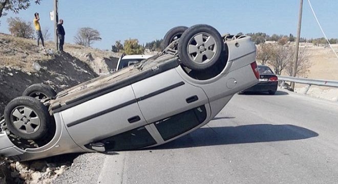 Takla atan otomobilin sürücüsü yaralandı