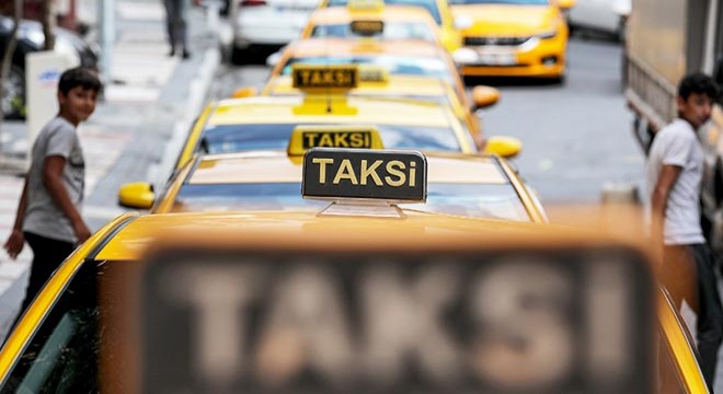 Taksiciler "ayar" kuyruğunda