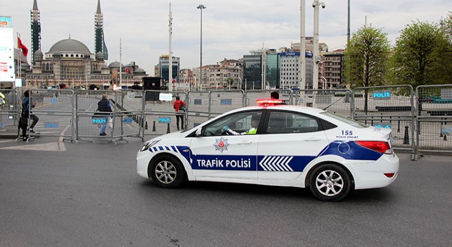 Taksim Meydanı'na çıkan yollar kapatıldı