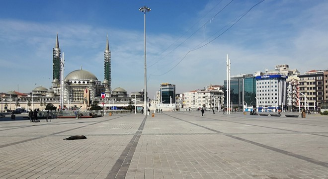 Taksim Meydanı ve İstiklal Caddesi'nde sessizlik
