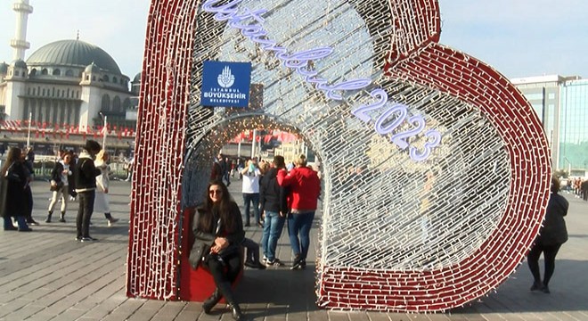Taksim'de yılbaşı hazırlıkları
