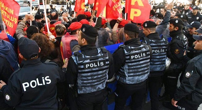Taksim'e yürümek isteyen 35 kişi gözaltına alındı