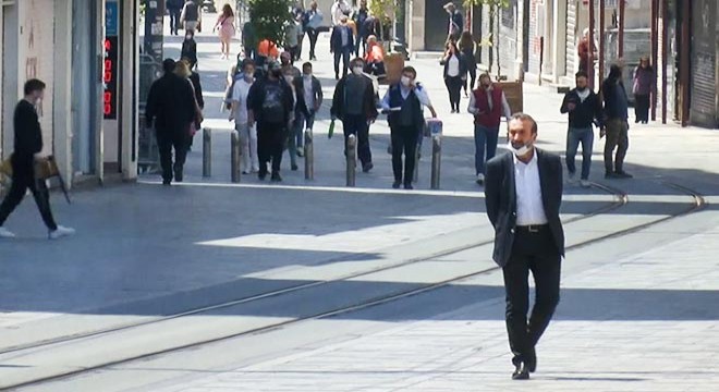 Taksim ve İstiklal Cadesi'nde yoğunluk