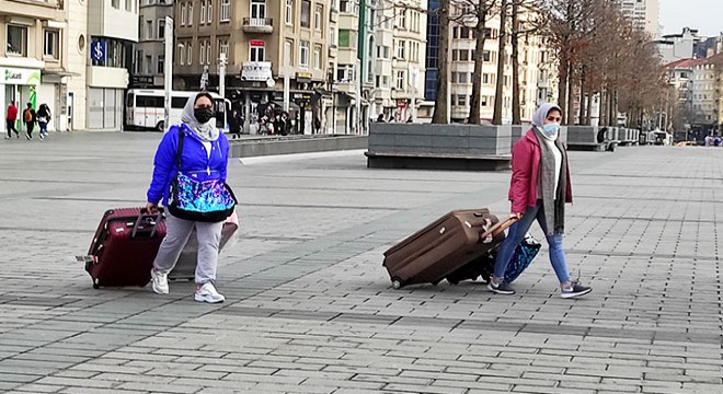 Taksim Meydanı turistlere kaldı