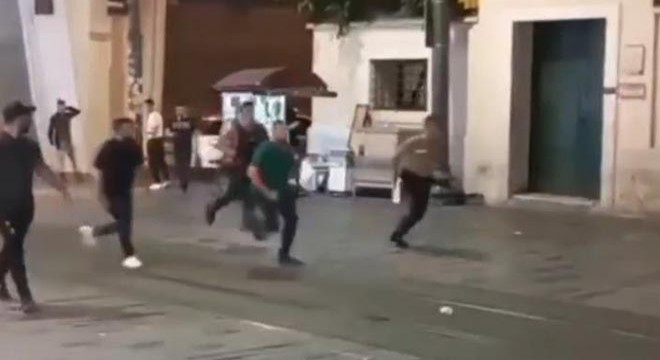 Taksim de torpil paniği: o anlar kamerada