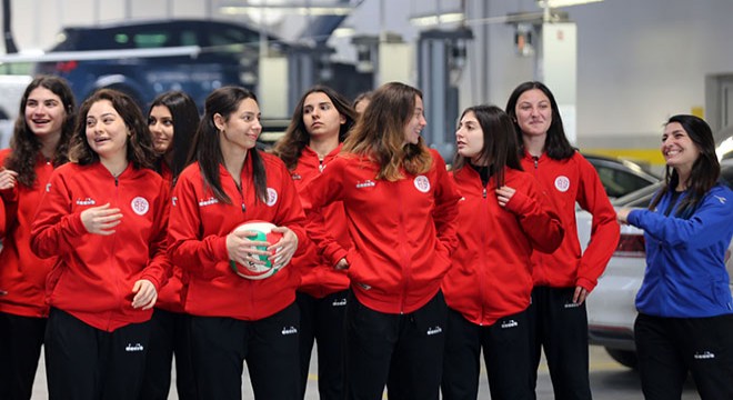 Tamirhanede voleybol maçı