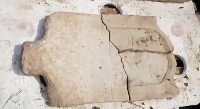 Tarihi mezar taşlarını satmak isterken yakalandı