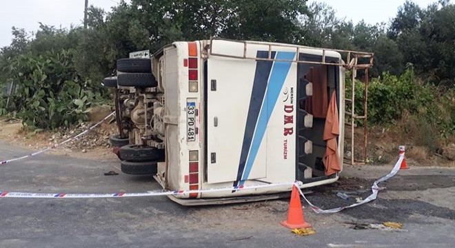Tarım işçilerini taşıyan midibüs devrildi: 1 ölü, 14 yaralı