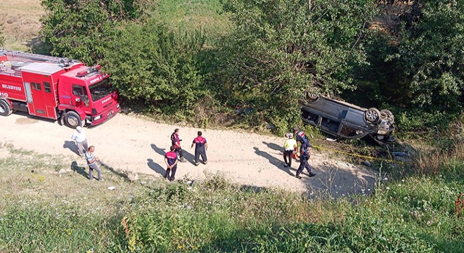 Tarım işçilerini taşıyan minibüs kaza yaptı: 1 ölü, 8 yaralı