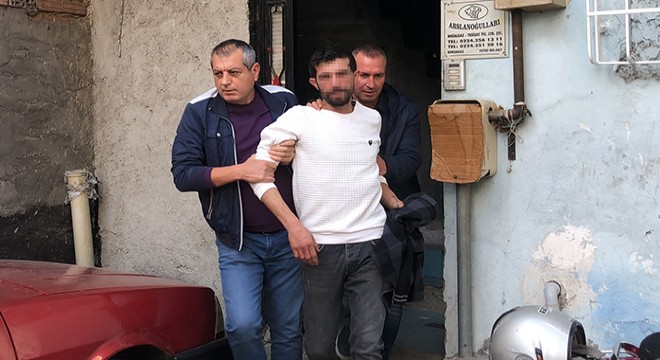 Tartıştığı eşi ile 2 çocuğunu tüfekle rehin aldı