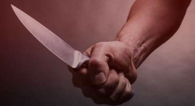 Tartıştığı eşini çocuklarının gözü önünde bıçakla öldürdü