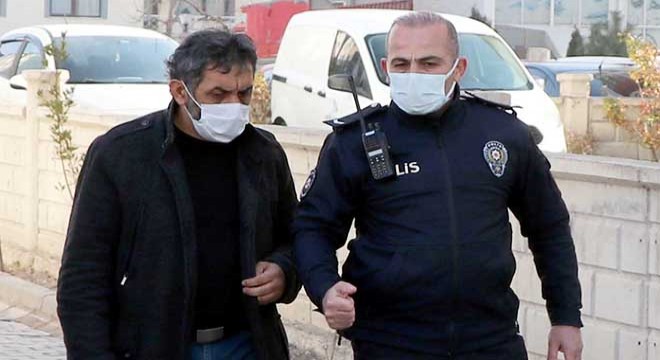 Tartıştığı eşini odaya kilitleyen kocanın yargılanmasına başlandı