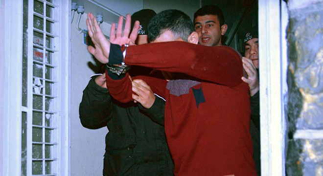 Tartıştığı sevgilisini tabancayla yaraladı