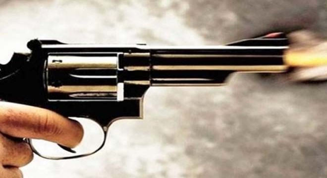 Tartıştığı yolcu, taksiciyi bacağından vurdu