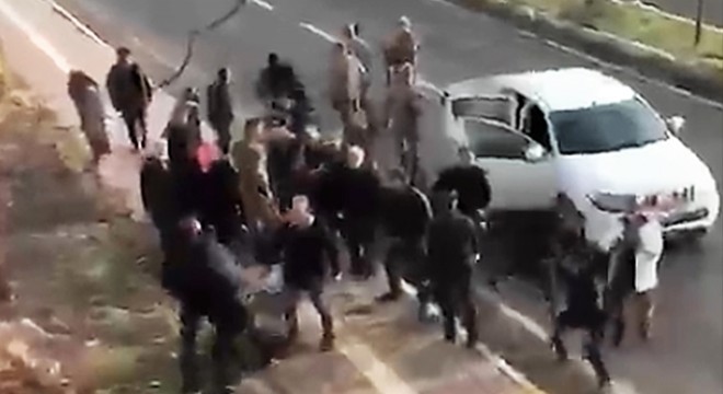 Taşlı, sopalı, silahlı kavga: 2 yaralı, 4 gözaltı