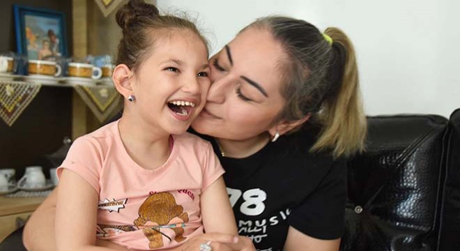 Tek isteği kedi miyavlaması sendromlu kızının ‘anne’ diyebilmesi