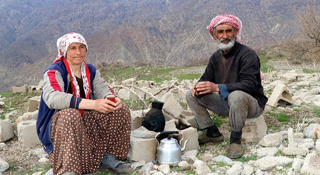 Tek başlarına yaşıyorlar, virüsten korkmuyorlar