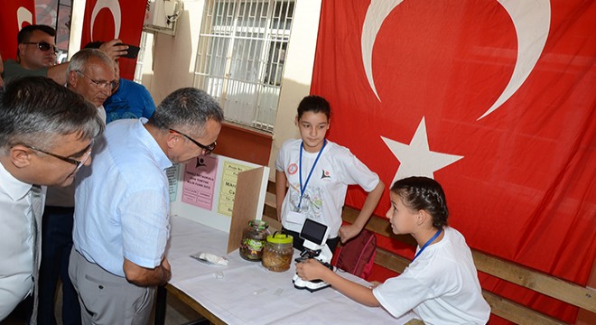 Tekeli'den TÜBİTAK sergisi