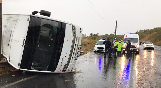Tekirdağ'da işçi servisi devrildi: 10 yaralı