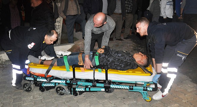 Tekirdağ'da motosiklet arabaya çarptı: 2 yaralı