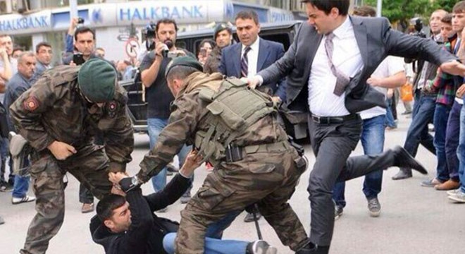 Tekmeciyi madenci yalanladı