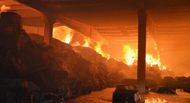 Tekstil fabrikasındaki yangın, kontrol altına alındı
