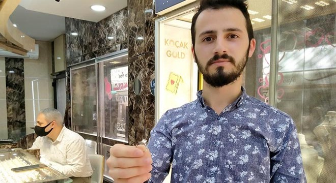 Tektaş yüzük çalarak kaçtı, kuyumcu yakaladı