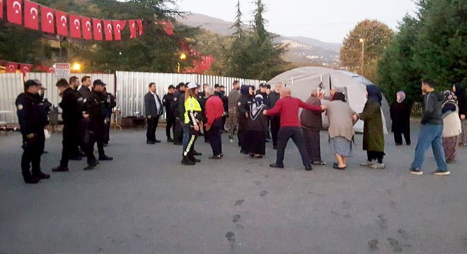 Teleferik eylemcilerinin çadırına polis müdahalesi
