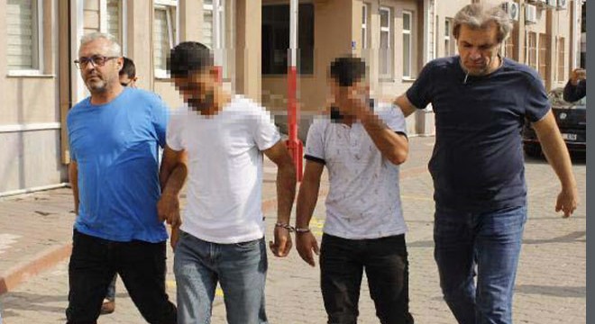 Telefon dolandırıcıları parayı alırken yakalandı