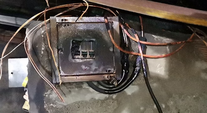 Televizyon ve radyo vericileri yandı, yayınlar kesildi