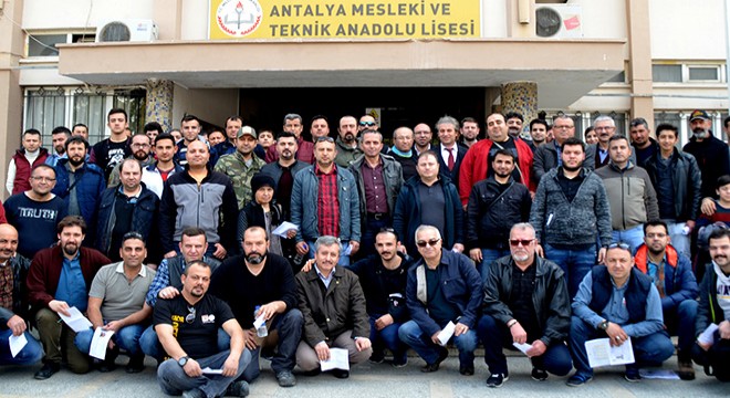Telsizci olmak için ter döktüler