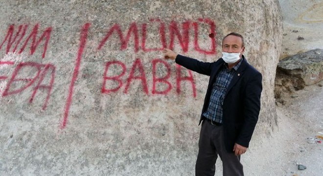 Temizlenen peribacalarına yeniden sprey boyalı saldırı