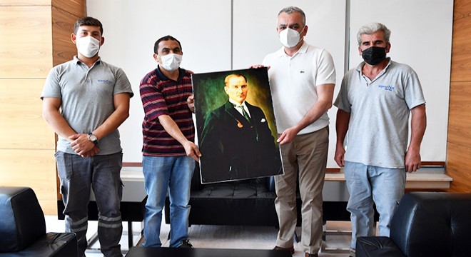 Temizlik işçilerinin 'Atatürk' duyarlılığı