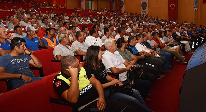 Temizlik personeline polisten eğitim semineri