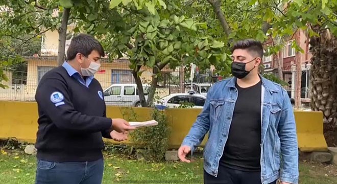 Yerde bulduğu parayı sahibine teslim etti