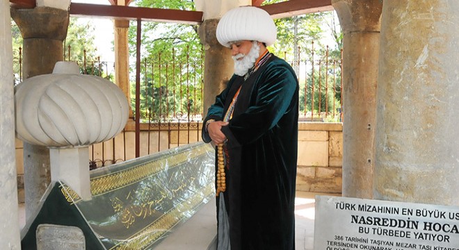 Temsili Nasreddin Hoca'dan 'evde kal' çağrısı