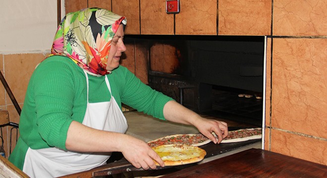 Tescilli Bafra pidesine kadın eli değdi