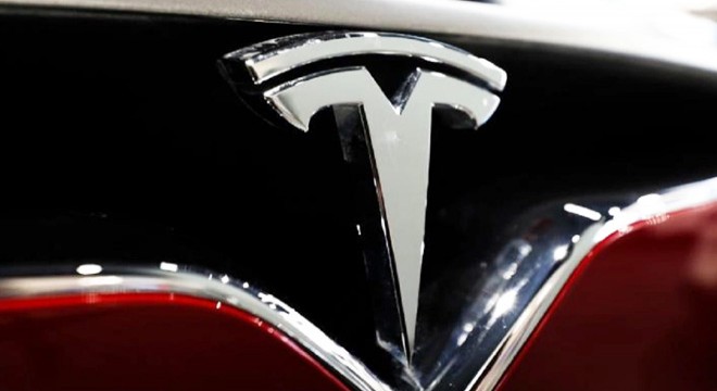 Tesla 200 bin aracını geri çağırıyor