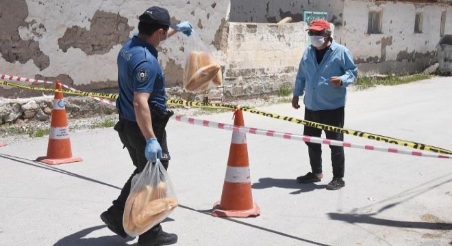 Test sonucunu beklemeden parti düzenledi, sokak karantinaya alındı