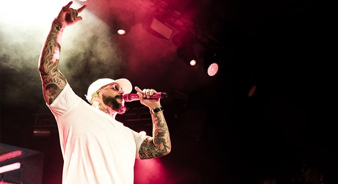Timati Kemer'de tatilcileri coşturdu