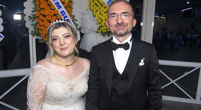 Tiyatrocu damadın arkadaşlarından geline, 'hamile sevgili' şakası