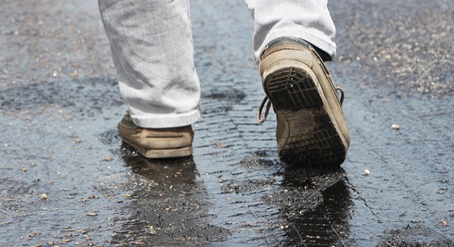 Tokat'ta sıcak hava asfaltı eritti