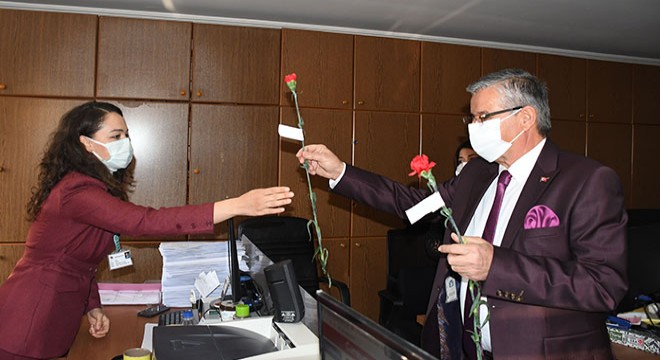 Topaloğlu, kadınlar gününü kutladı
