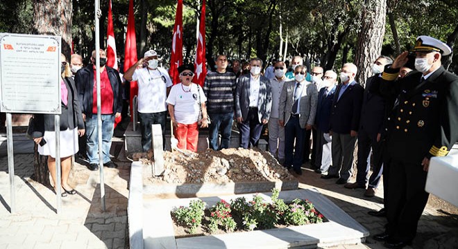 Topçu Yüzbaşı Aker, mezarı başında anıldı
