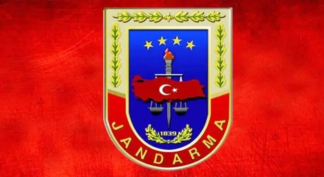 Toplu taşıma araçlarına yolcu gibi binen jandarma denetim yaptı