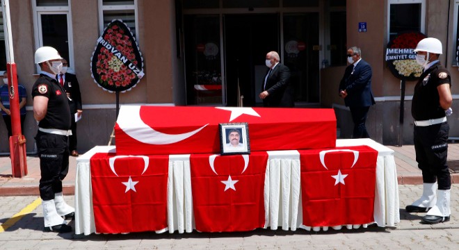 Trafik kazasında şehit olan polis memuru için tören