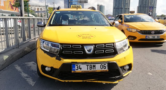 Trafik polisine çarpan taksici gözyaşlarına boğuldu