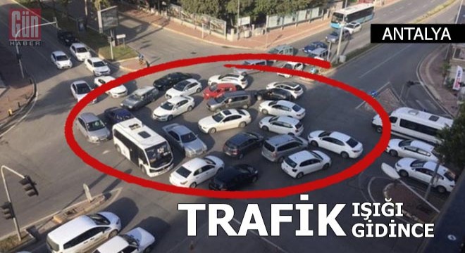 Trafik ışıkları gitti, kavşak arap saçına döndü